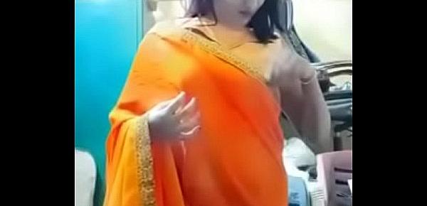  Swathi naidu exchanging saree by showing boobs,body parts and getting ready for shoot part-3